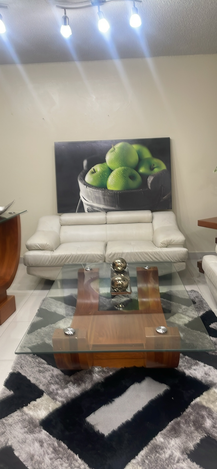 muebles y colchones - Juego de muebles con repisa, dos mesas y alfombra de regalo. (Precio Negociable) 0