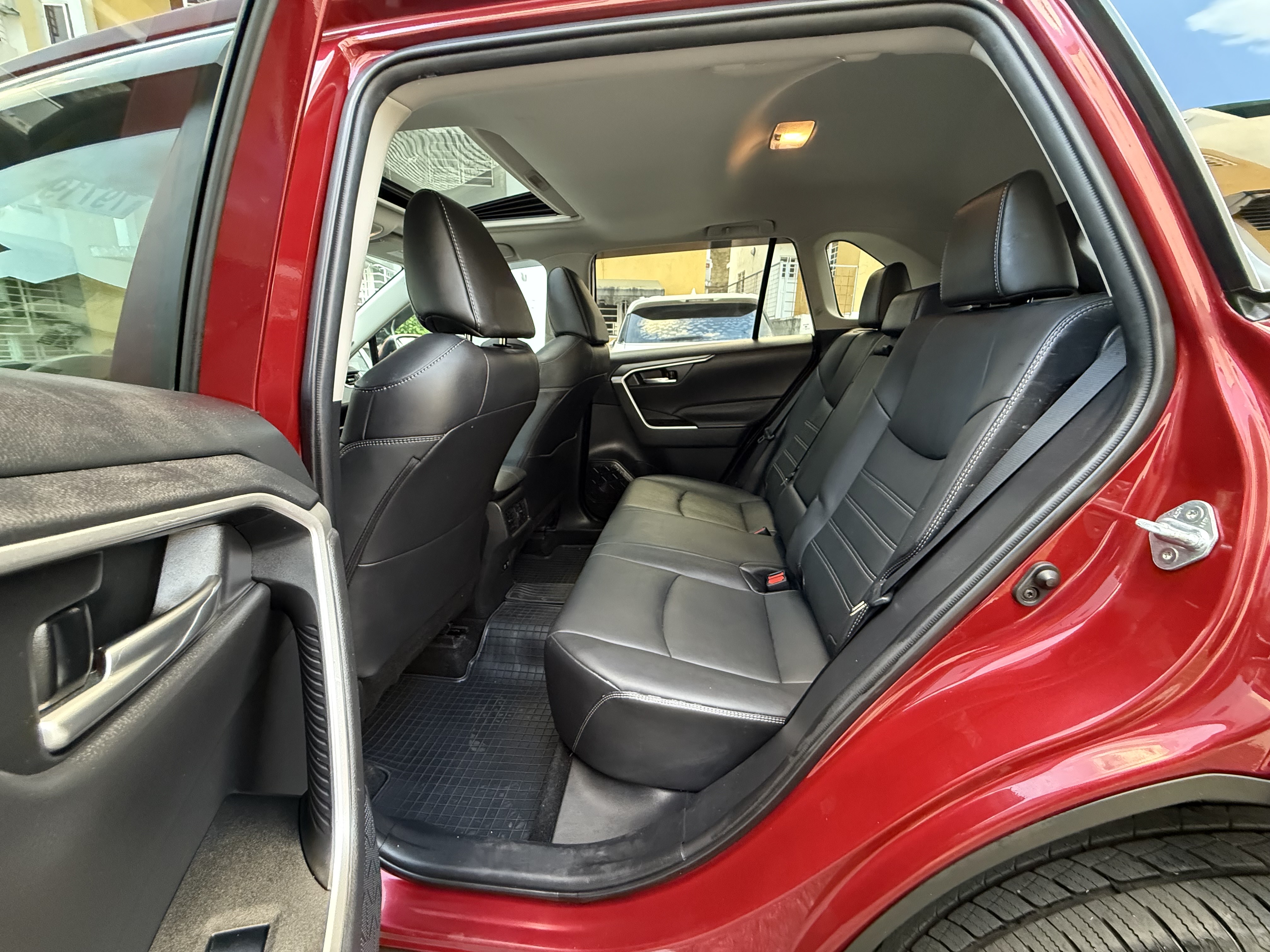 jeepetas y camionetas - Toyota Rav4 2021 XLE PREMIUM 4x4 5