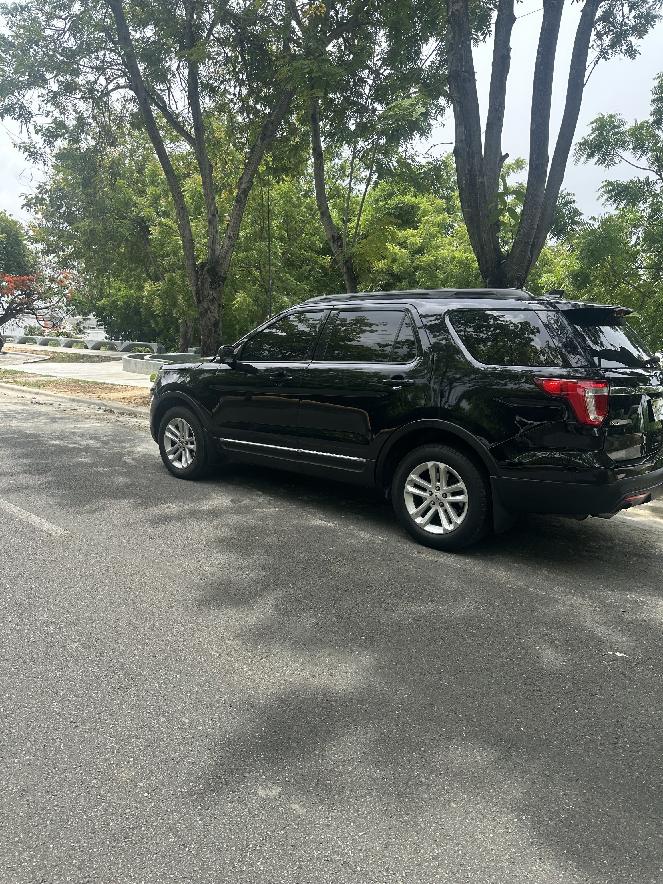 jeepetas y camionetas - Ford Explorer 2017 4x4 tres fila de asientos 