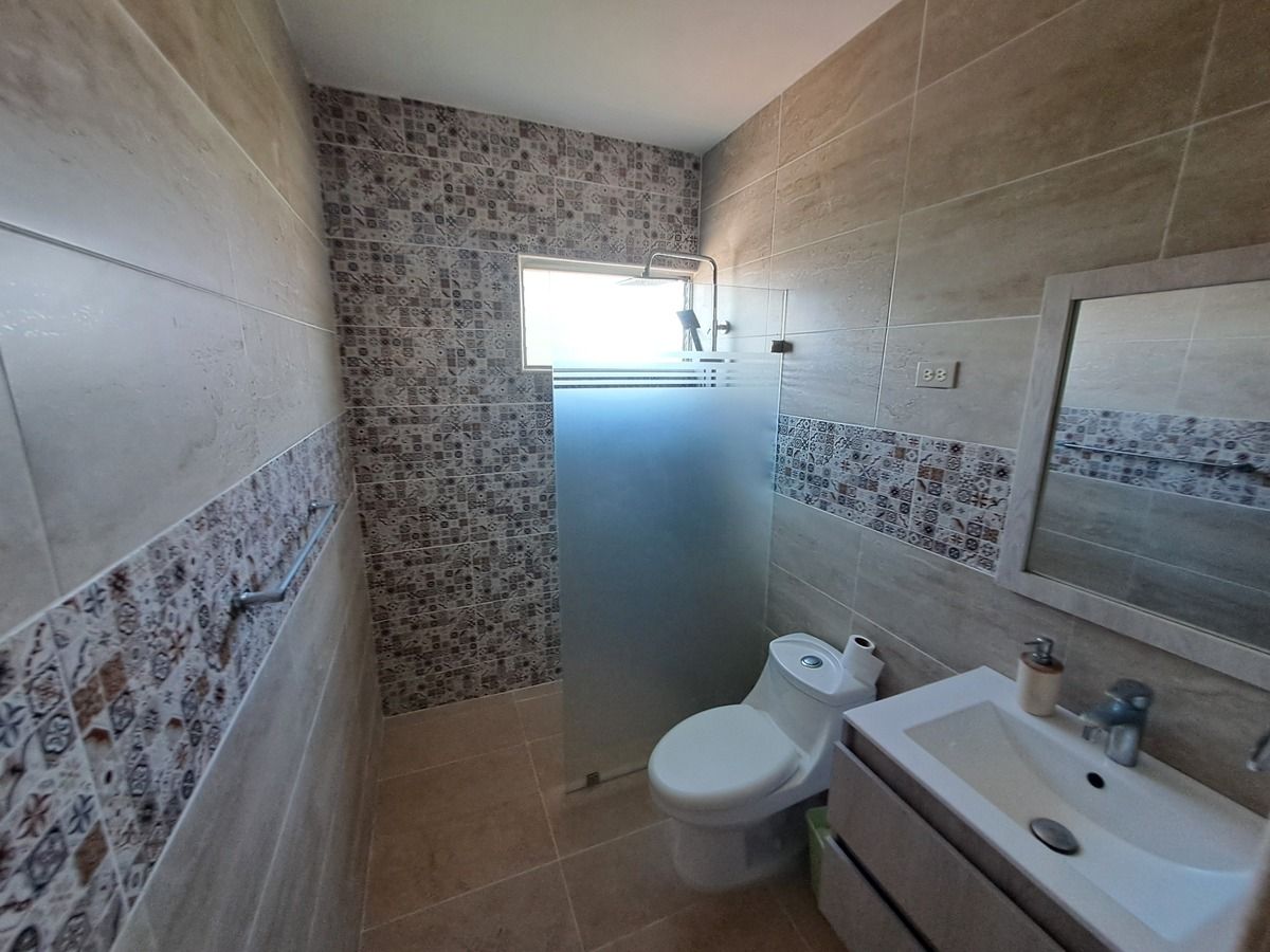 apartamentos - Apartamento 4to piso Urb. Solimar 4