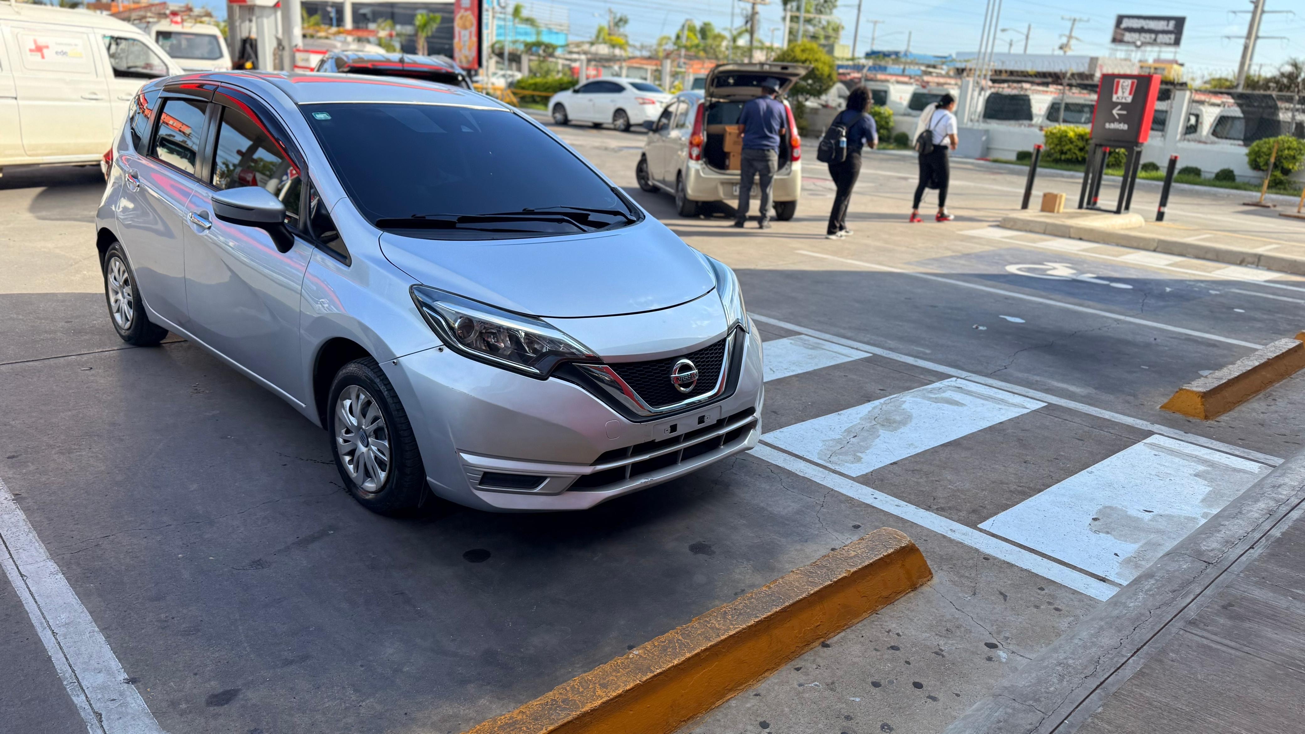 carros - oportunidad mi nissan note 2018 traspaso  3