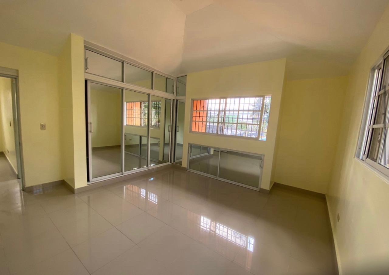 casas - venta de casa con 340mts de solar  en la charles de Gaulle santo Domingo este 7