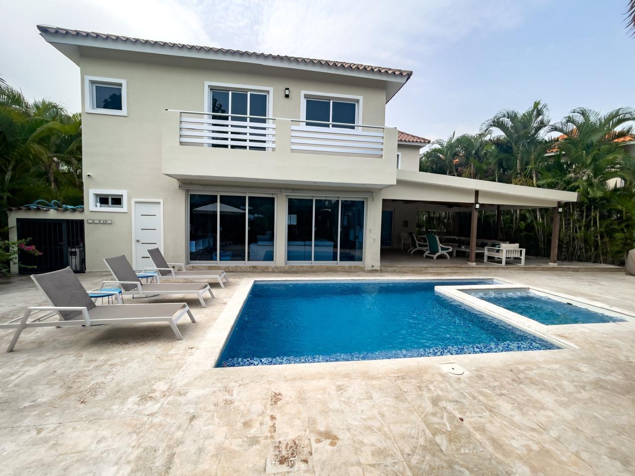 casas vacacionales y villas - VENDO VILLA EN JUAN DOLIO