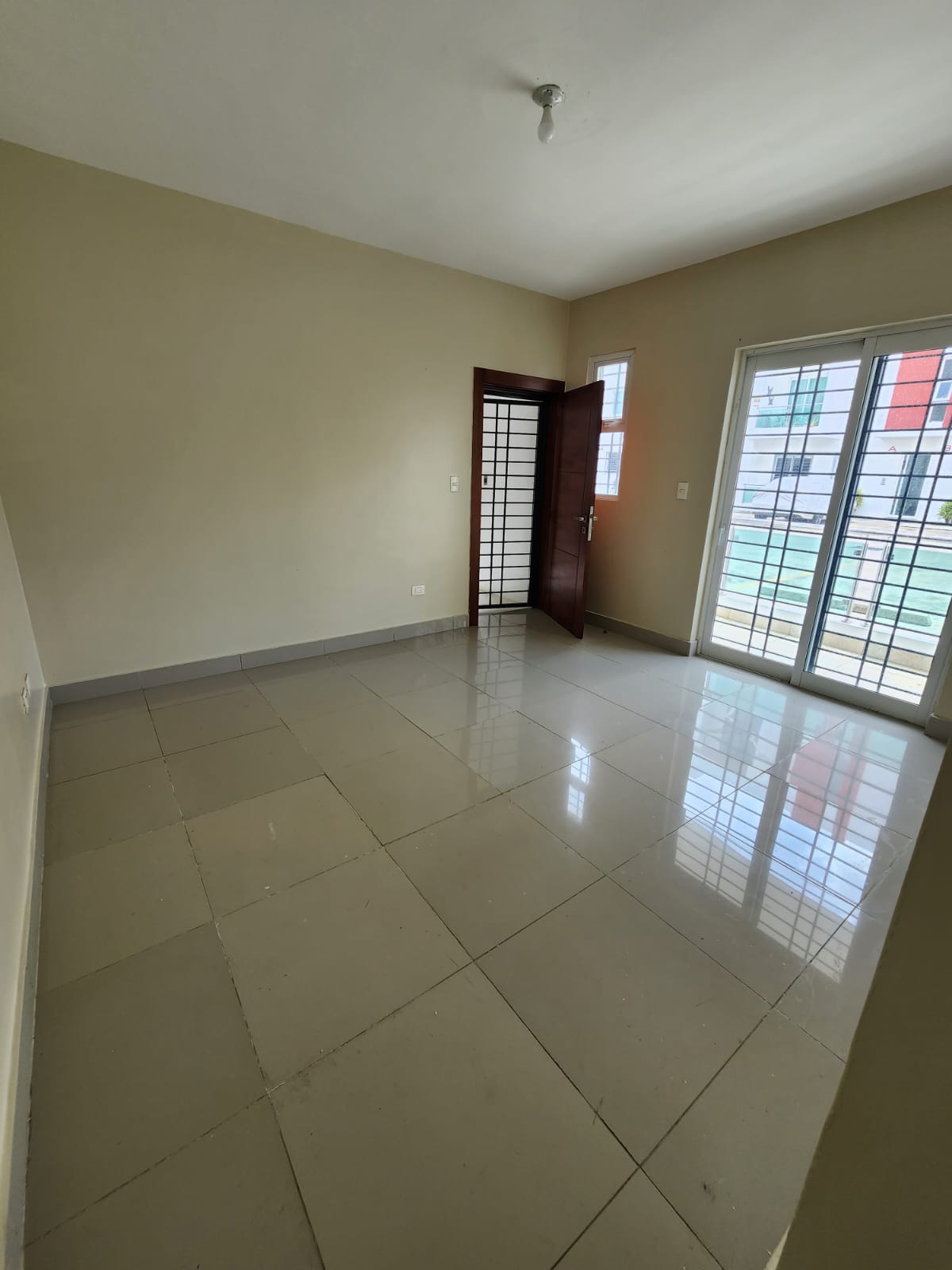 apartamentos - Alquiler primer nivel Llanos de Gurabo  3