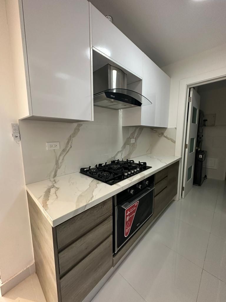 apartamentos - Alquiler de Apartamento Amoblado en Renacimiento  2habitaciones Piso Alto 8
