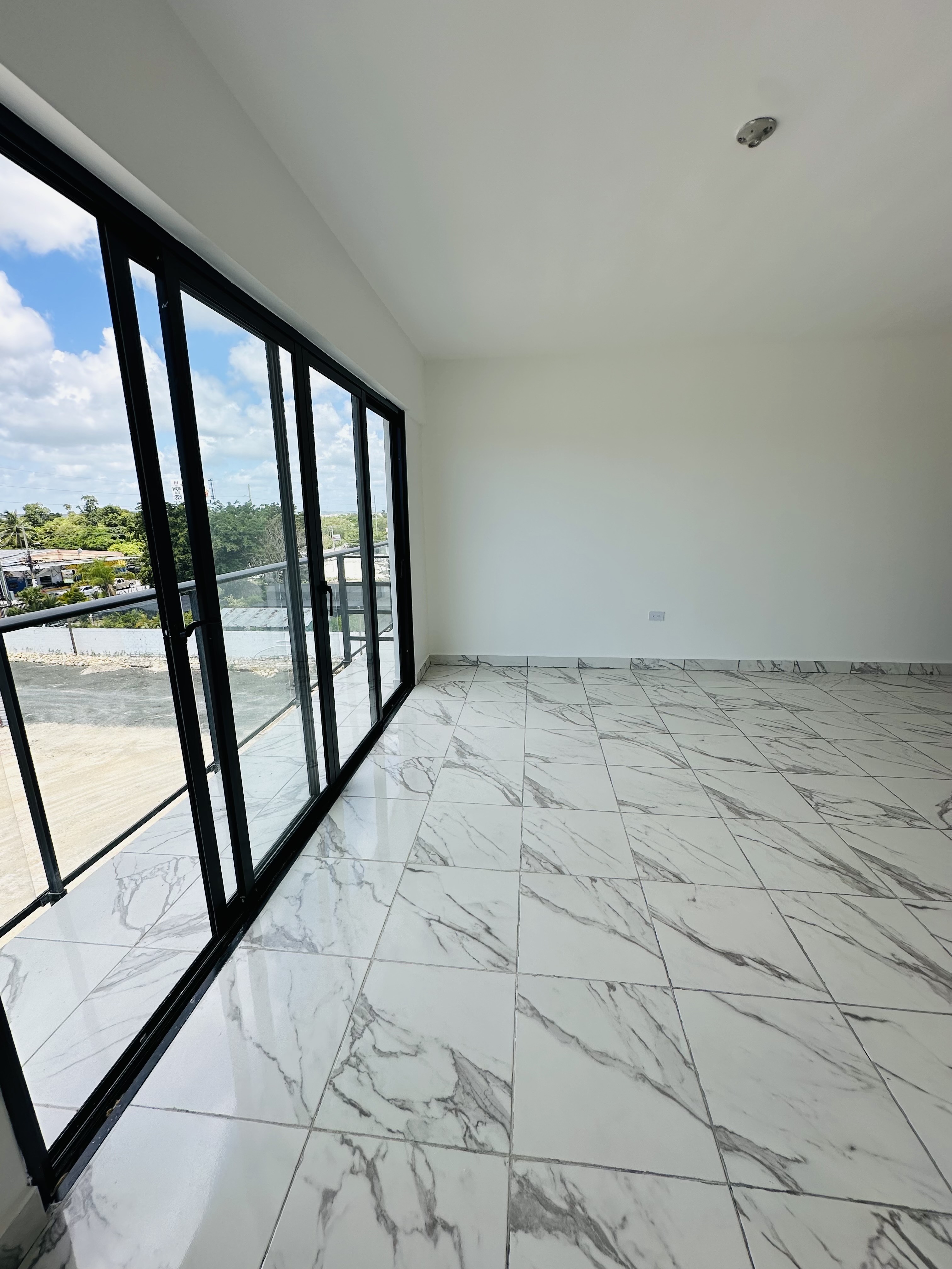 apartamentos - 🚨DE OPORTUNIDAD🚨 
Se vende apto de 1H en la Domingo maíz listo para la entrega 8