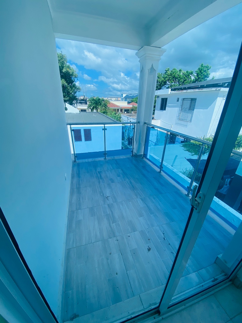 casas - ELEGANTE Y MODERNA CASA EN VENTA EN SANTIAGO DE LOS CABALLEROS
 6