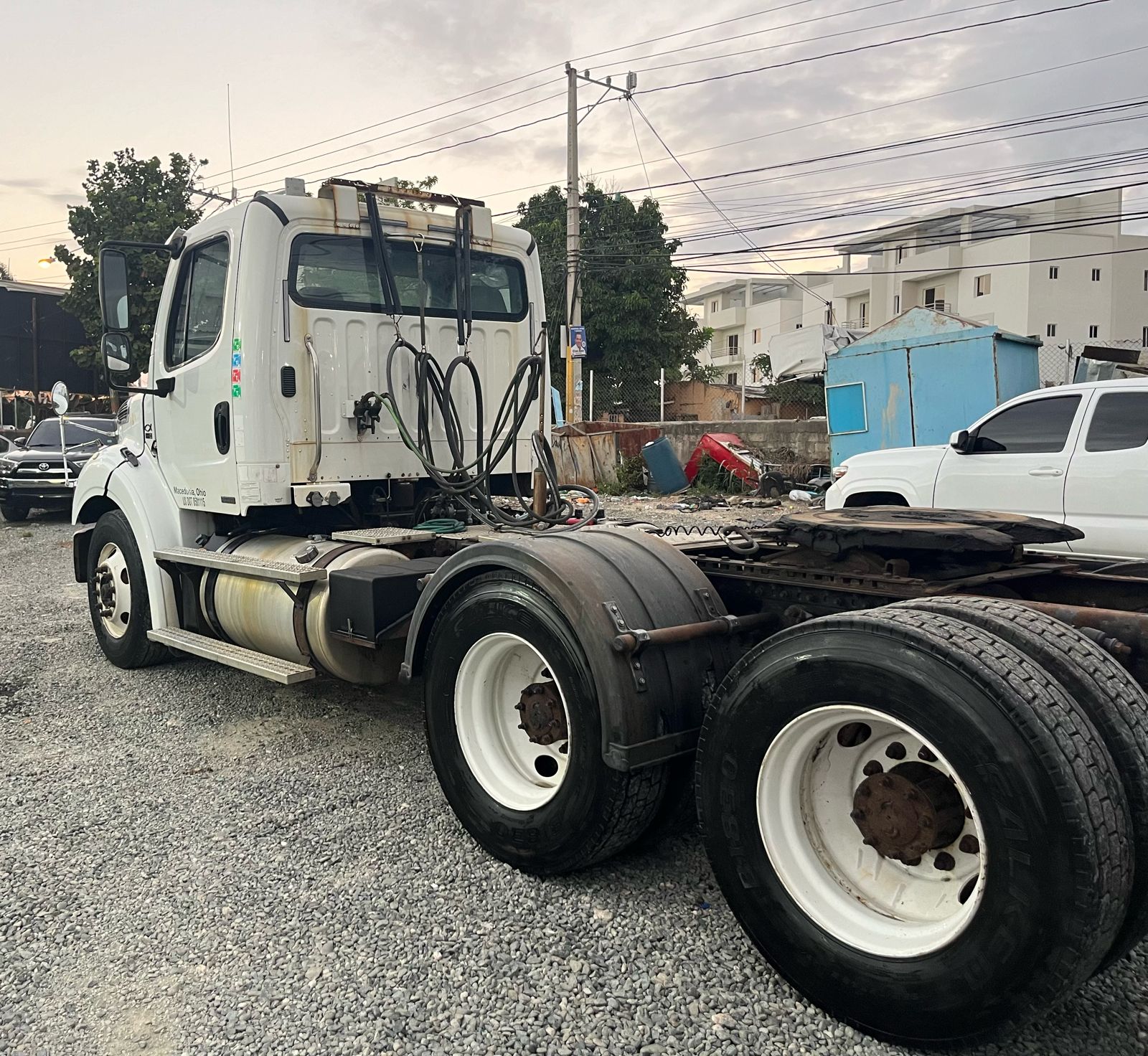 camiones y vehiculos pesados - Camión Cabezote FREIGHTLINER M2 3