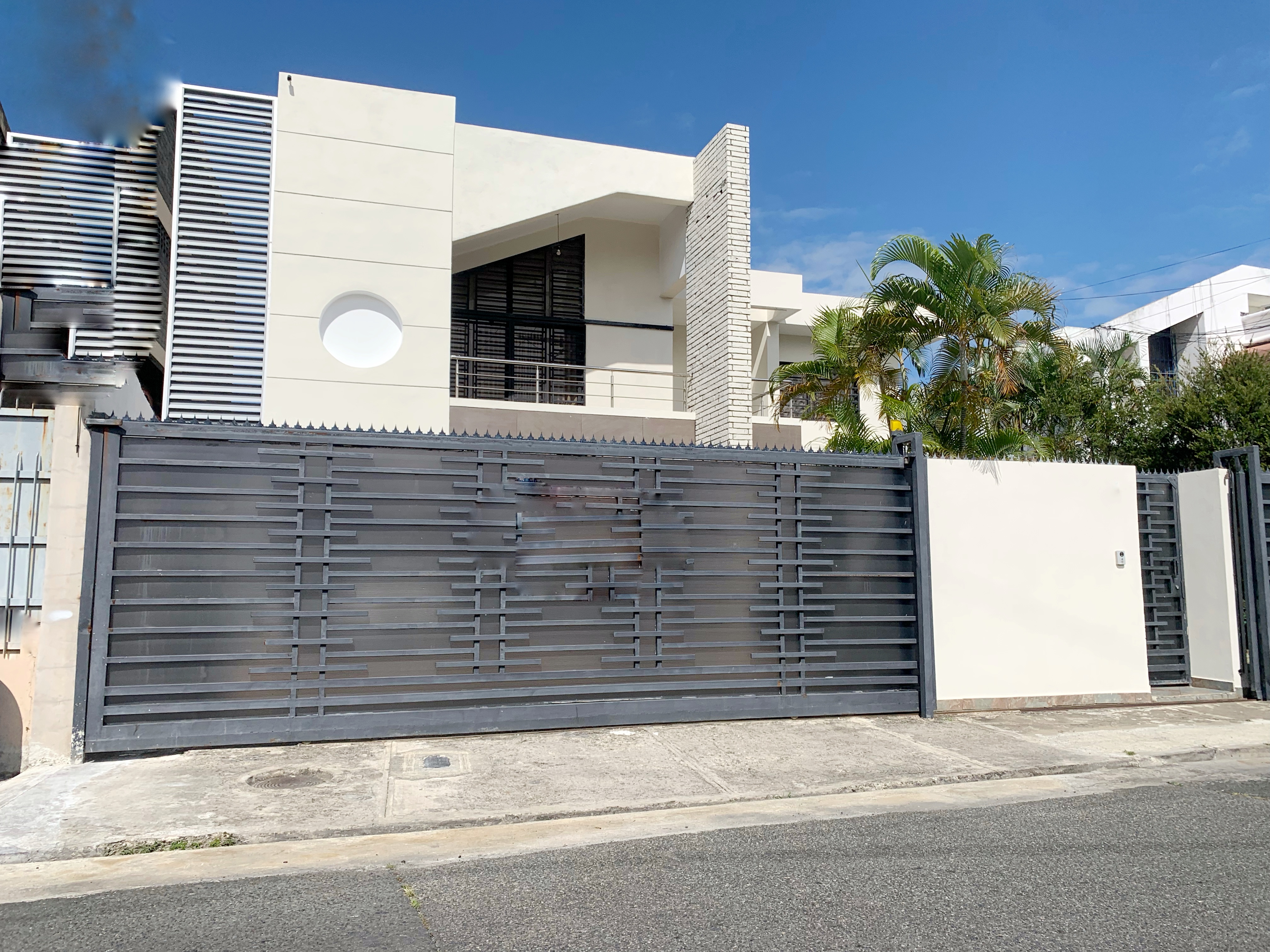 oficinas y locales comerciales - Propiedad céntrica y comercial  1
