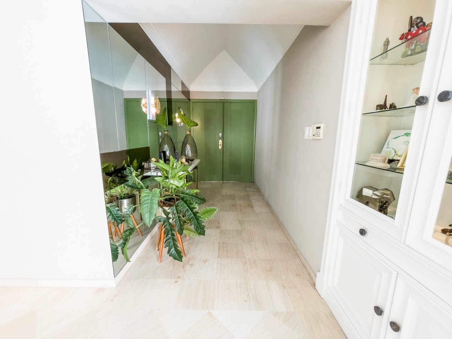 casas - Casa en Venta Moderna y Elegante con Piscina en Viejo Arroyo hondo 3