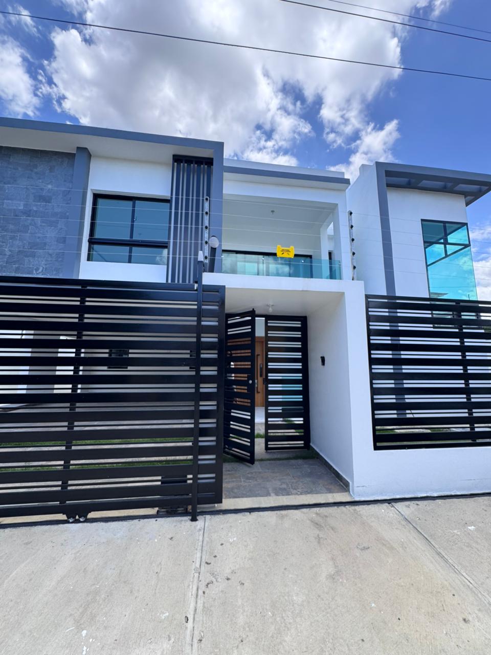 casas - CASA EN VENTA EN VILLA MARIA, SANTIAGO.