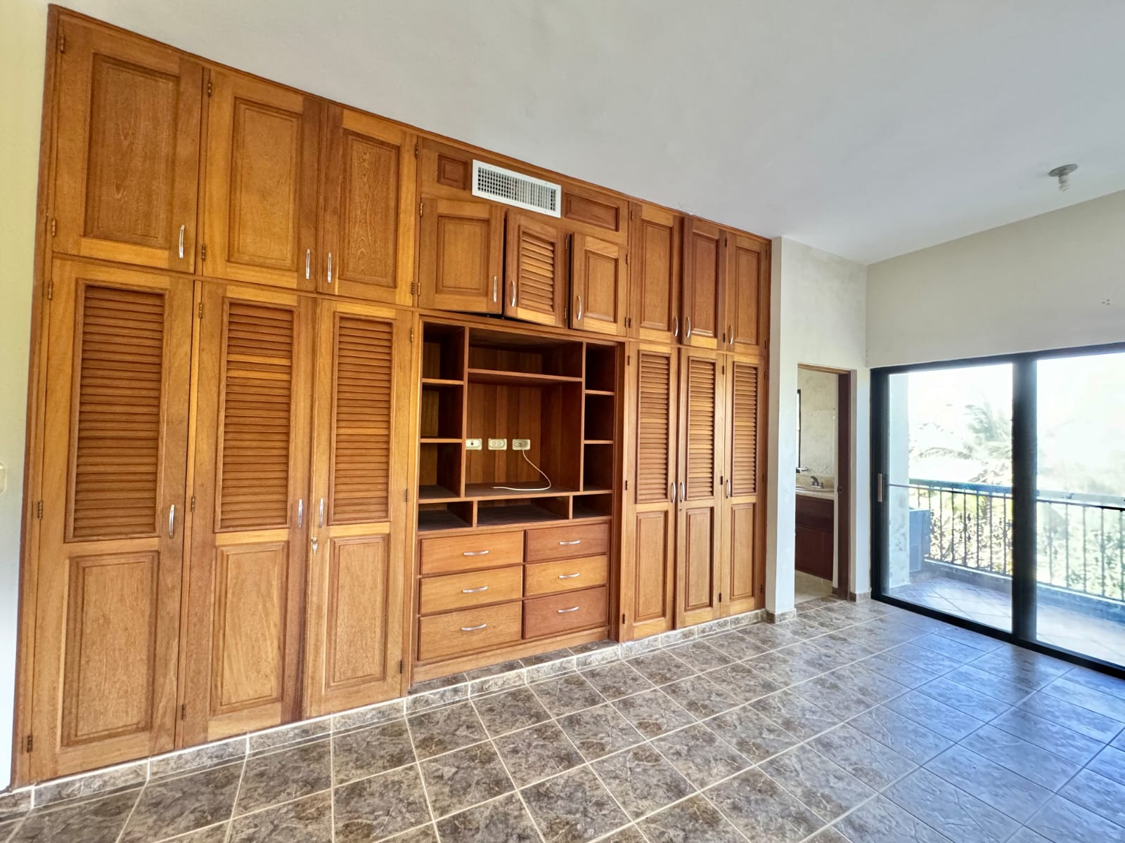 casas vacacionales y villas - Casa 3 Niveles (VISTA AL MAR),  PUERTO PLATA, URB. 7
