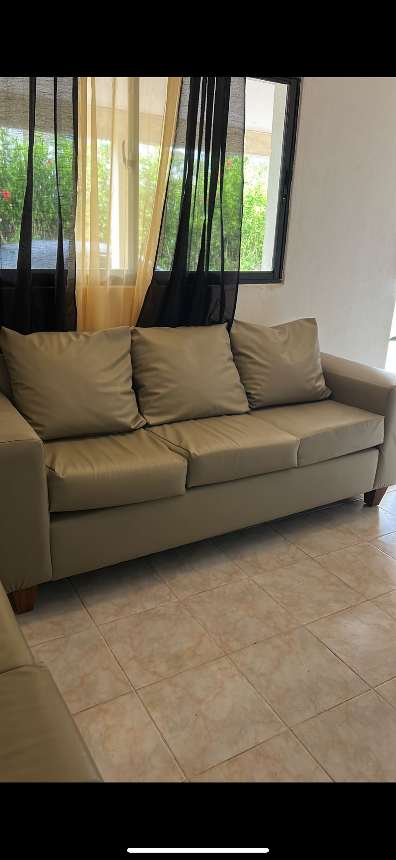 muebles y colchones - MUEBLES EN LEATHER CON MESA 4