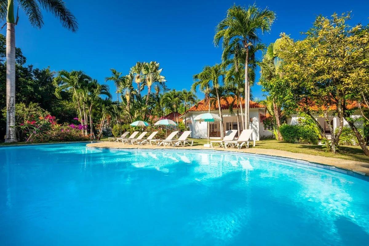 casas vacacionales y villas - Villa Blanca – Lujo Caribeño a Pasos del Mar en la Costa Norte 9