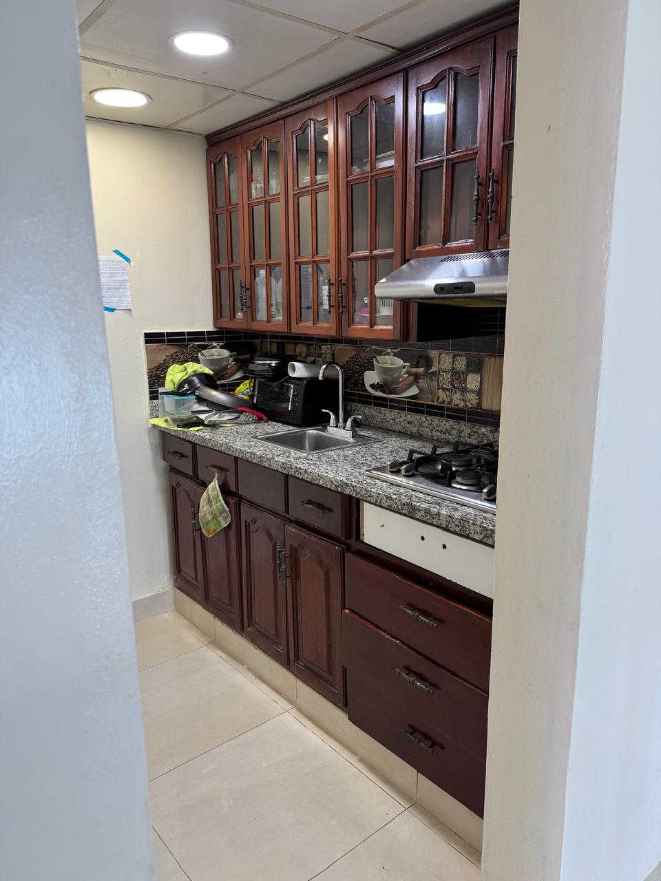 habitaciones y viviendas compartidas - APARTAESTUDIO AMUEBLADO ZONA UNIVERSITARIA - 829-288-1300 para mas informacion 5