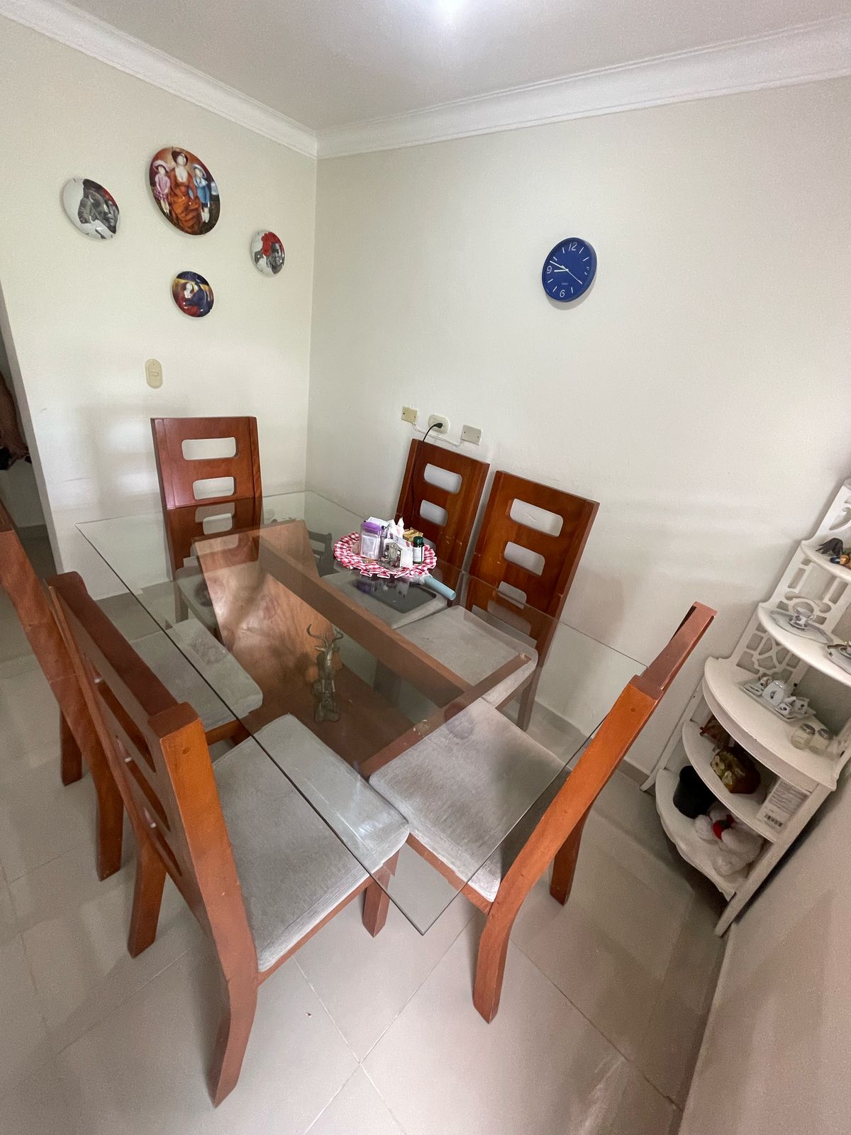 muebles y colchones - COMEDOR EN CAOBA DE 6 SILLAS 4