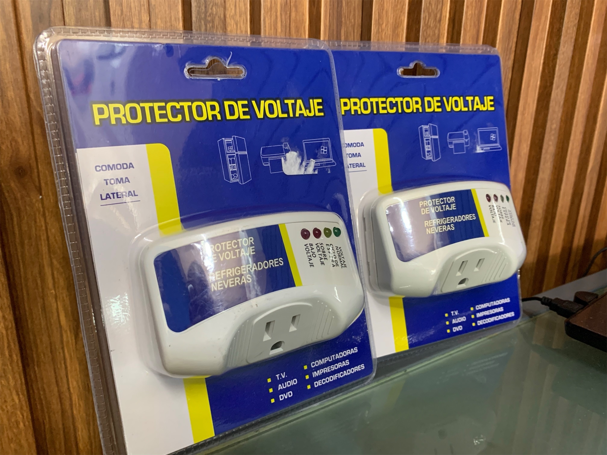 otros electronicos - protector de voltaje 1