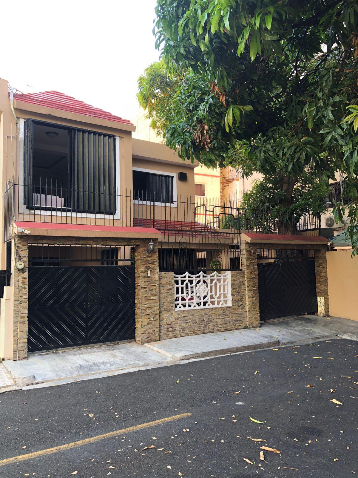 casas - 🔑 Casa en venta por RD$14,500,000 (negociable)  ✔ 5
