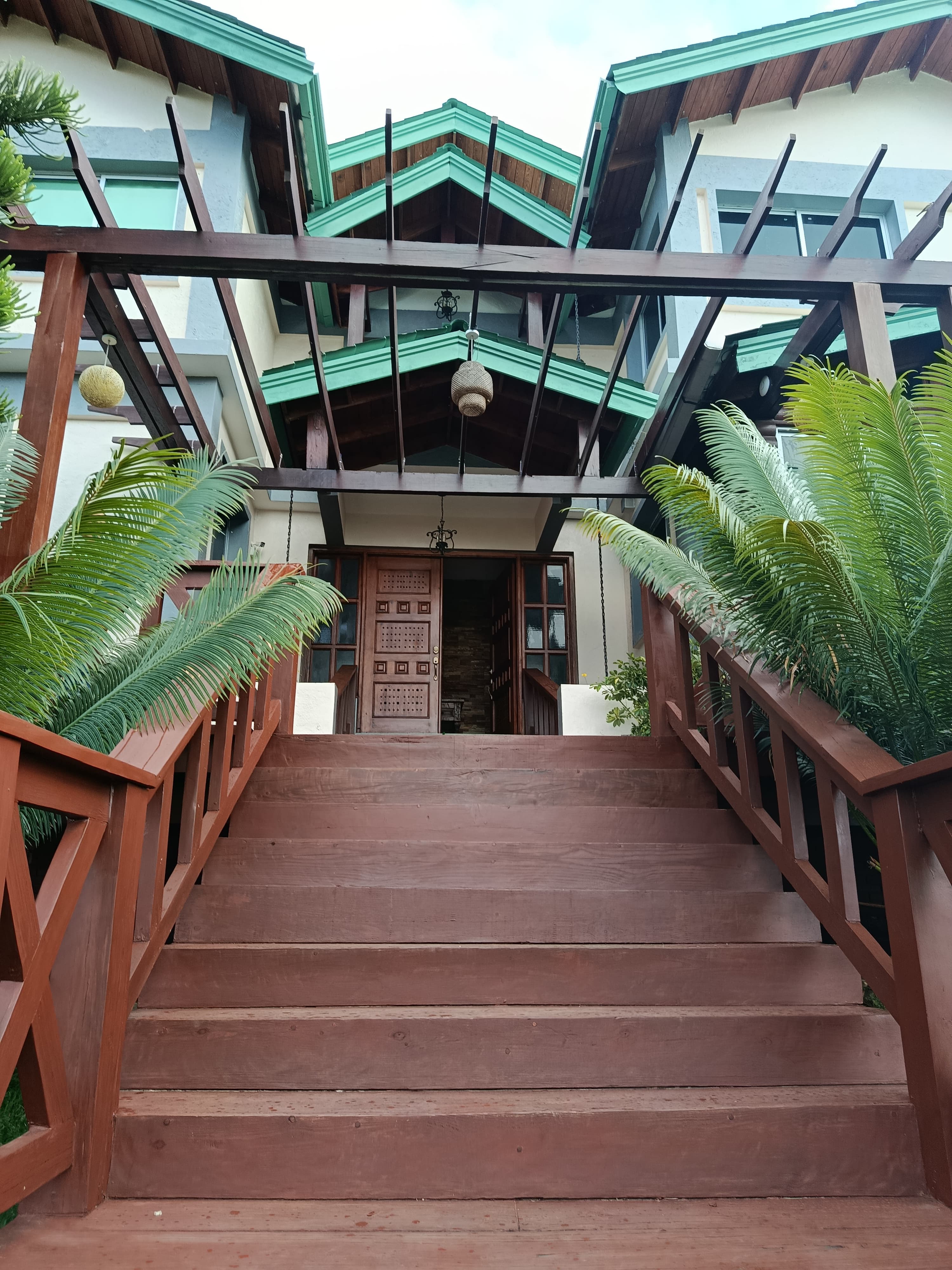 casas vacacionales y villas - Exclusiva villa amueblada en venta en Constanza  0