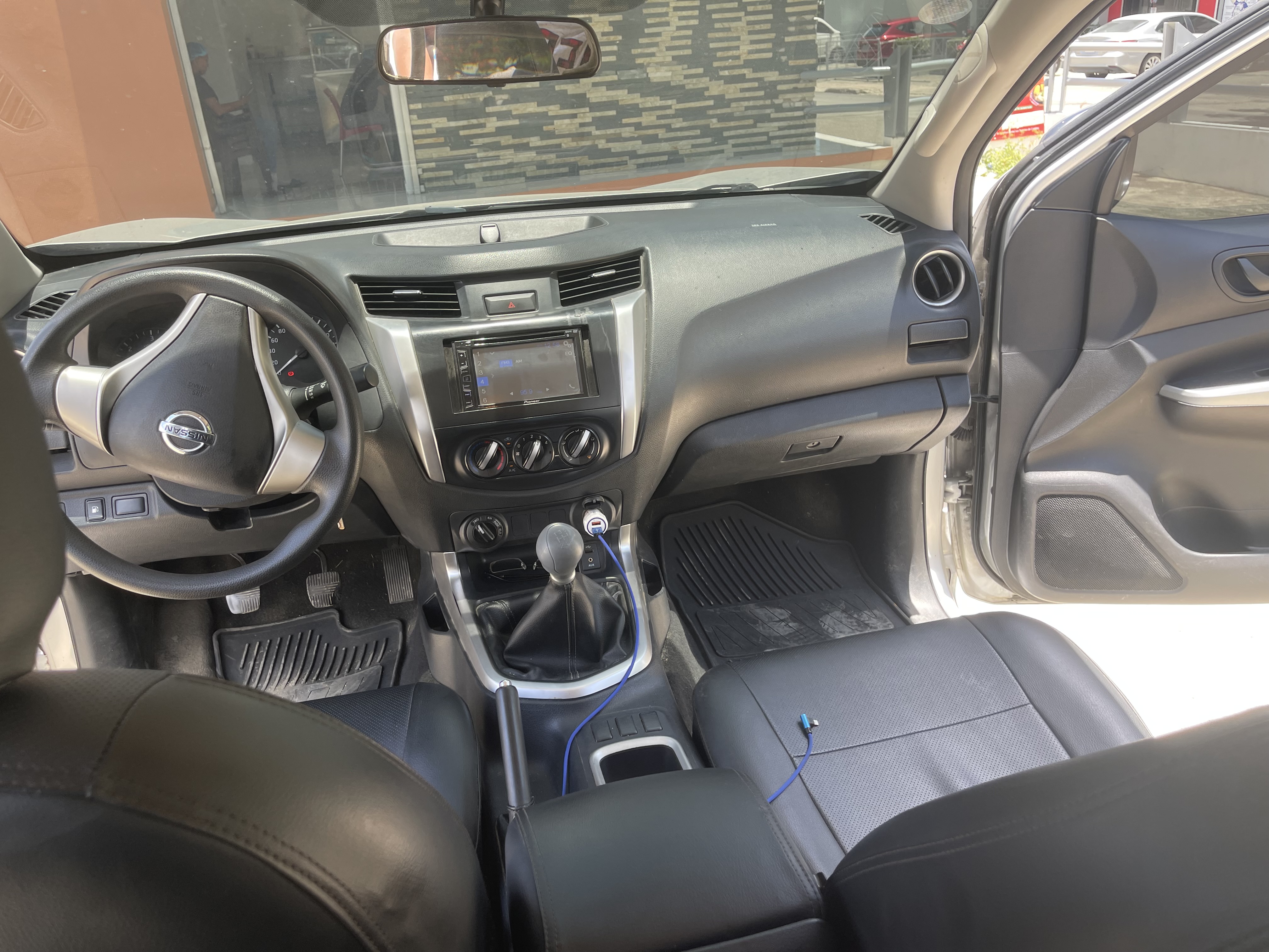 jeepetas y camionetas - Nissan Frontier 4WD, Diesel, único dueño, Alarma. 8