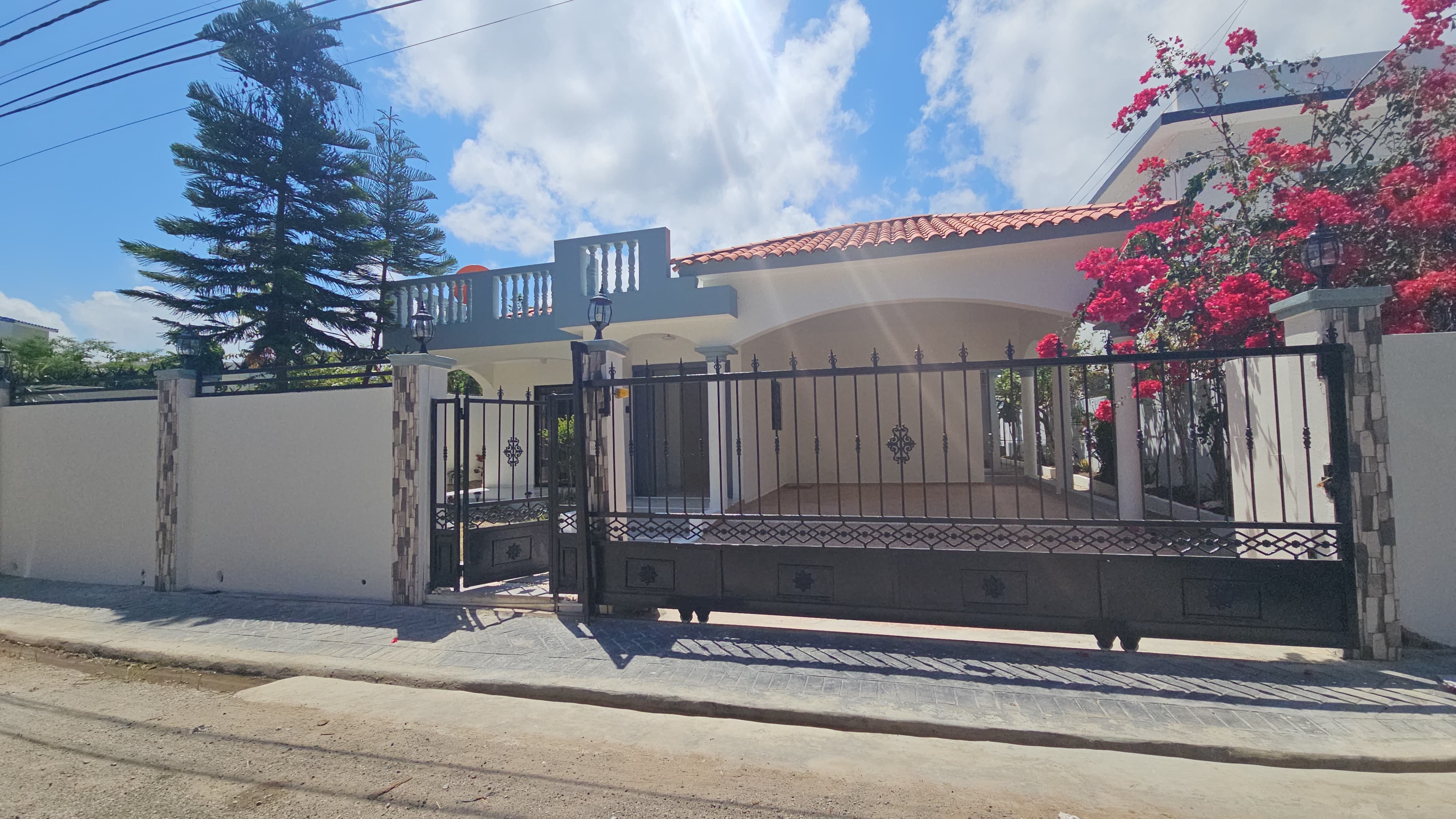 casas - Hermosa casa en alquiler en Puerto Plata, 3 hab.