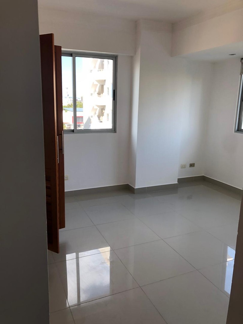 apartamentos - Se vende apartamento en Evaristo Morales 4