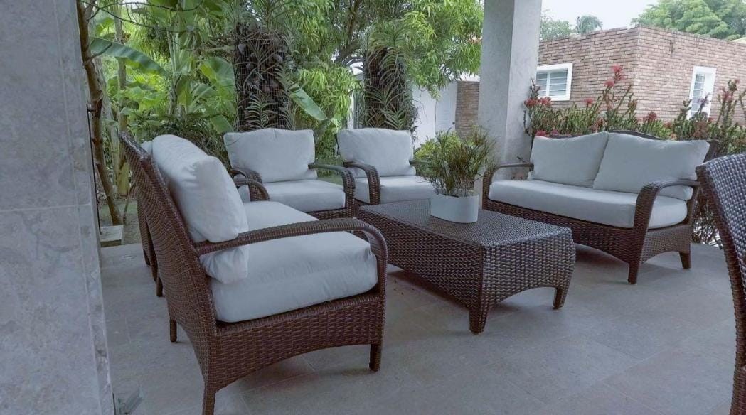 casas vacacionales y villas - Hermosa villa totalmente amueblada
Metro Country Club, Juan Dolio, San Pedro de  5