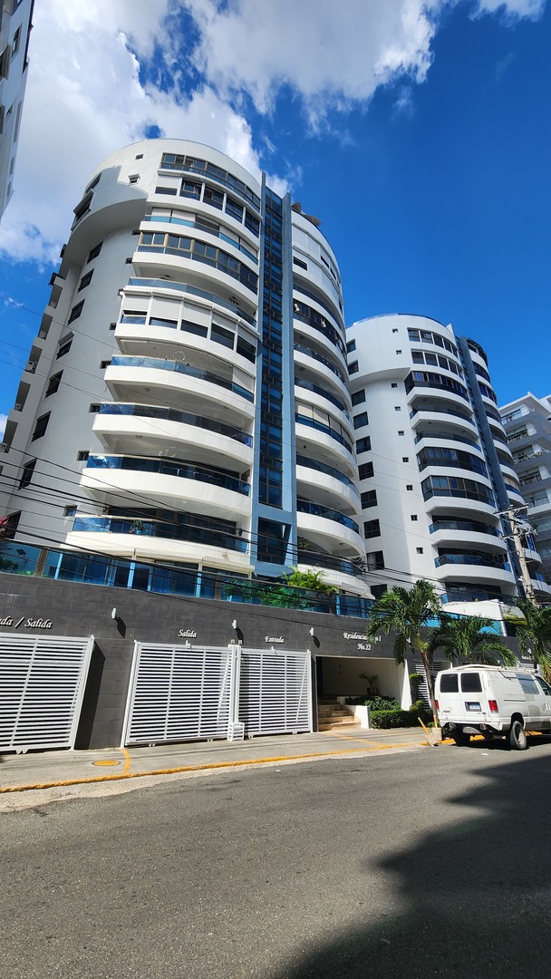 apartamentos - Ensanche Naco.  Vendo segundo piso con terraza, U$650,000.00
