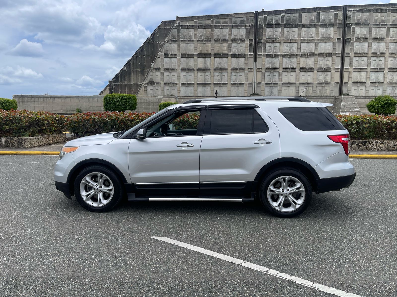 jeepetas y camionetas - FORD EXPLORER LIMITED 2014 3