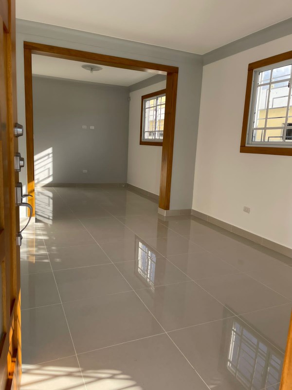casas - Vendo bellisima casa con toda la madera en robles pisos en porcelanato español 9