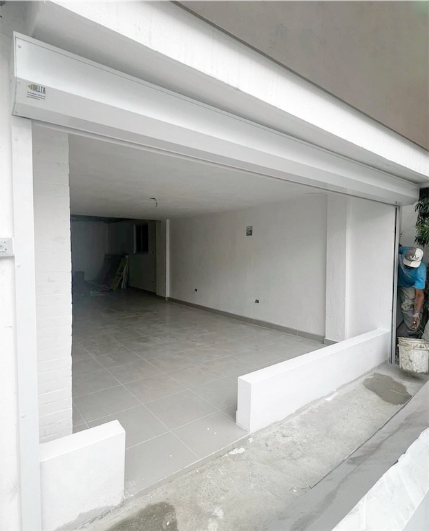 oficinas y locales comerciales - Local en bella vista primer nivel  2