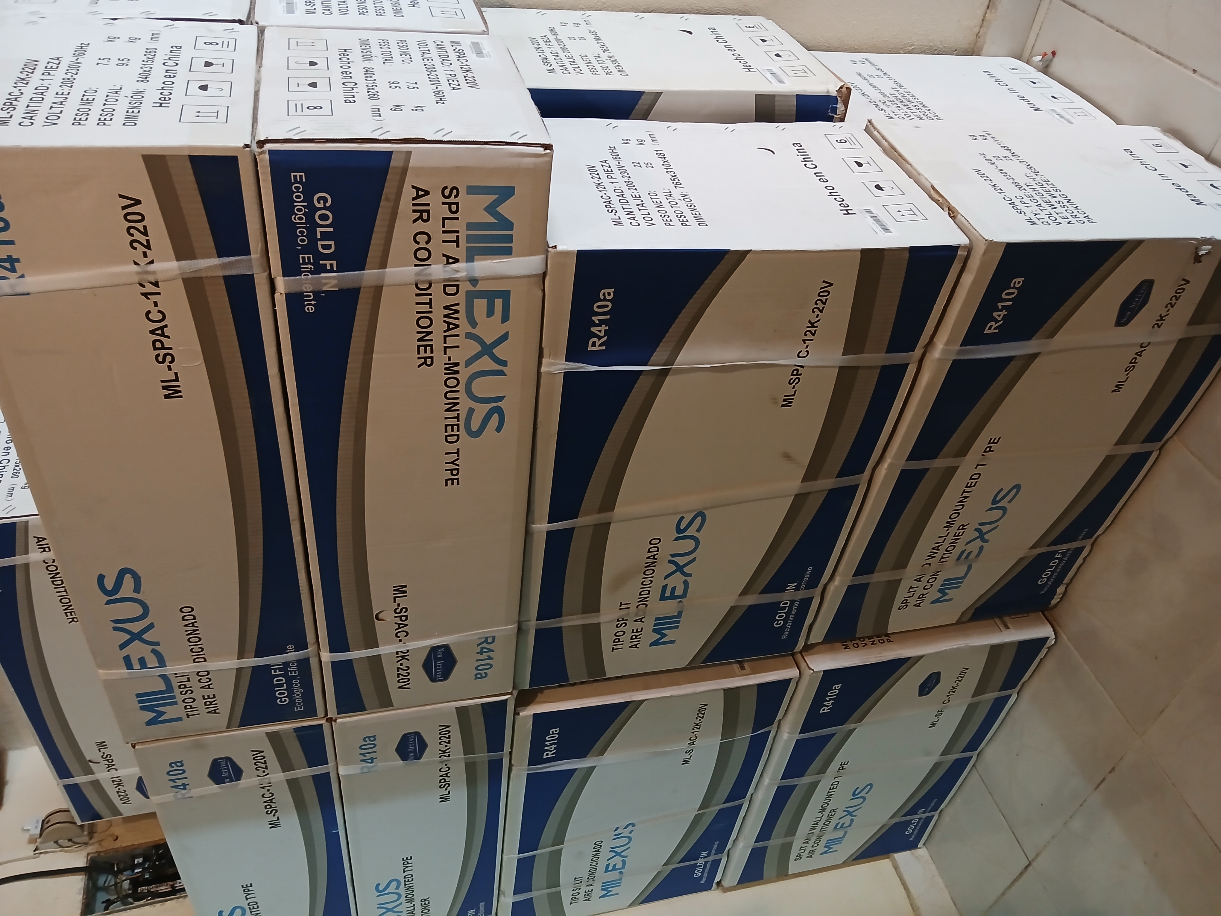 aires acondicionados y abanicos - AIRES ACONDICIONADOS 12,000BTU NUEVOS EN SU CAJA  0