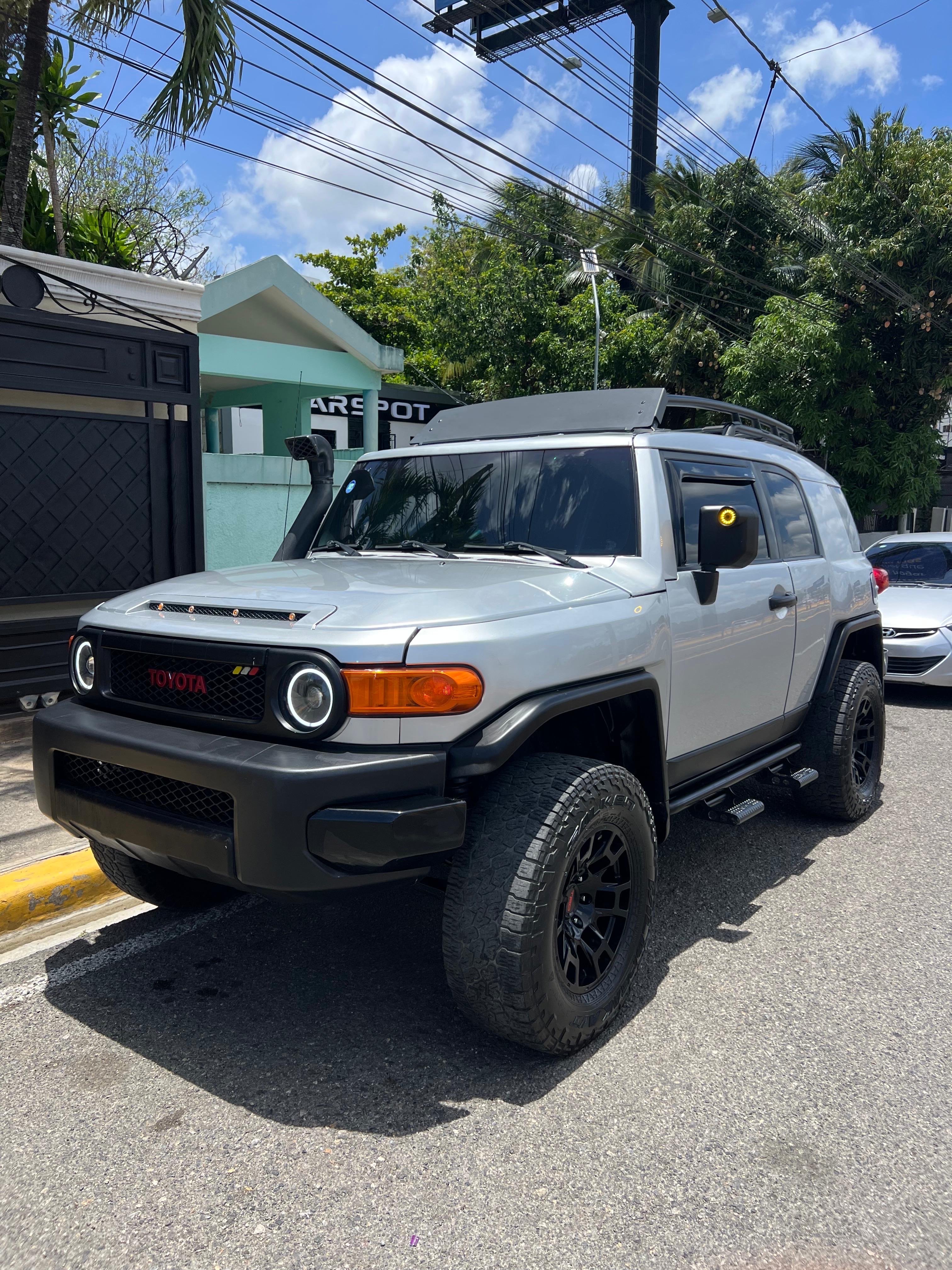 jeepetas y camionetas - Se vende Toyota Fj 2007 4
