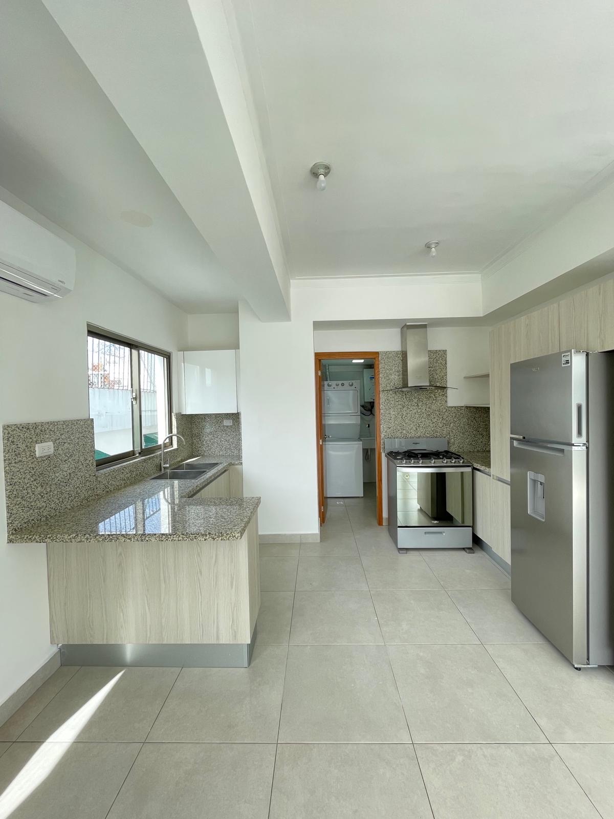 apartamentos - Apartamento en alquiler de tres habitaciones con línea blanca en Mirador Sur DN 1