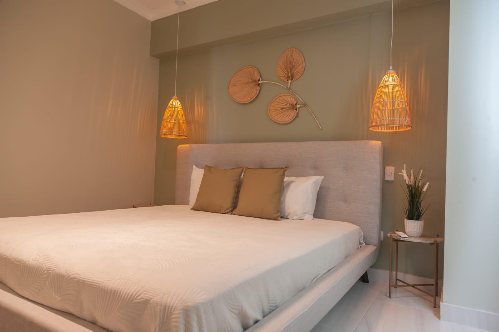apartamentos - Evaristo Morales totalmente amueblado y con diseño y mobiliario moderno 5
