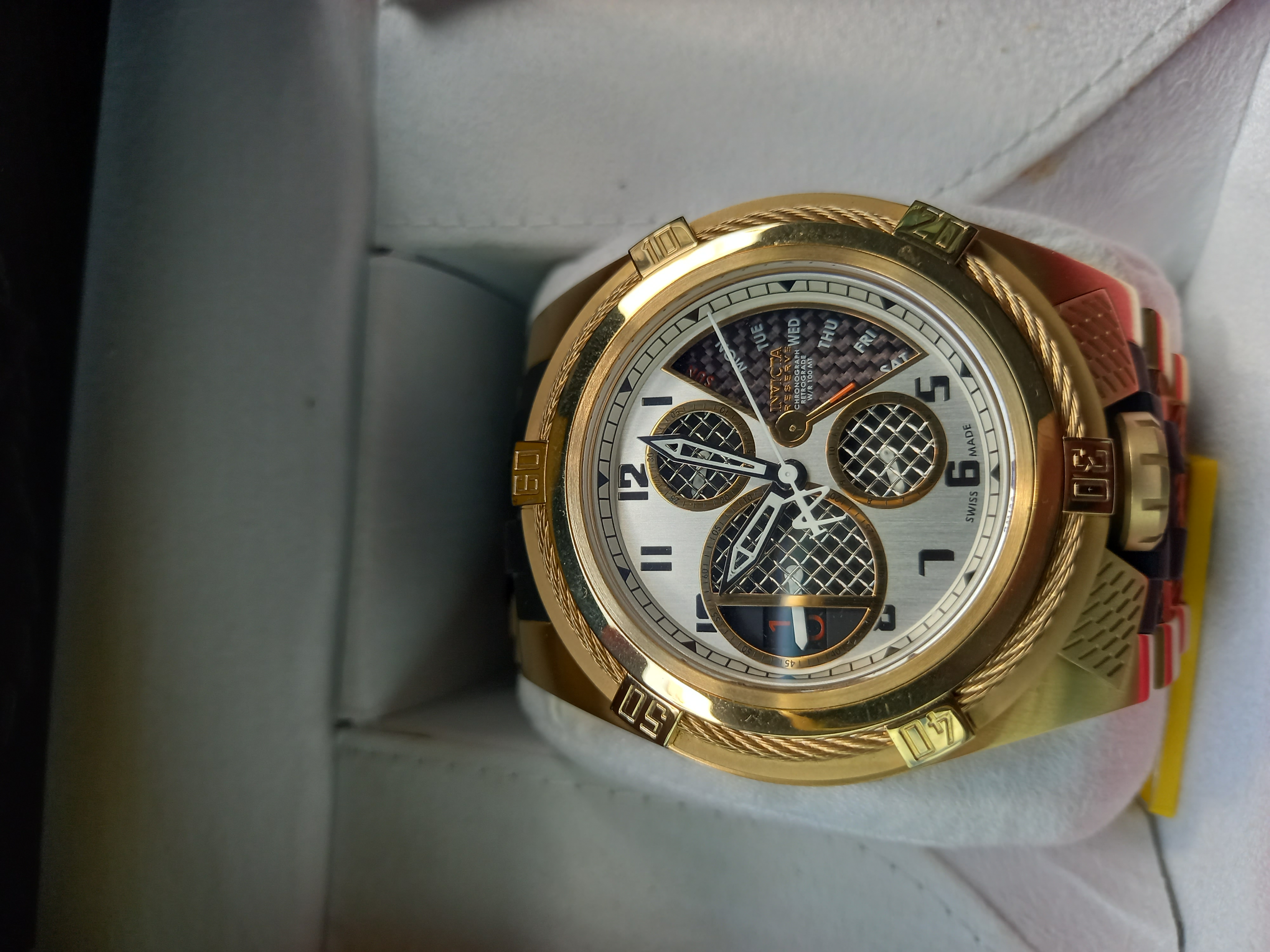 joyas, relojes y accesorios - Vendo Reloj Invicta Bolt Zeus Tria, modelo 16320, Swiss Made, en su caja, 14,000 1