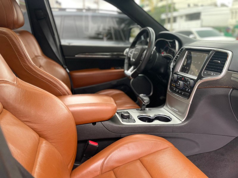 jeepetas y camionetas - Jeep grand cherokee srt 2015 8