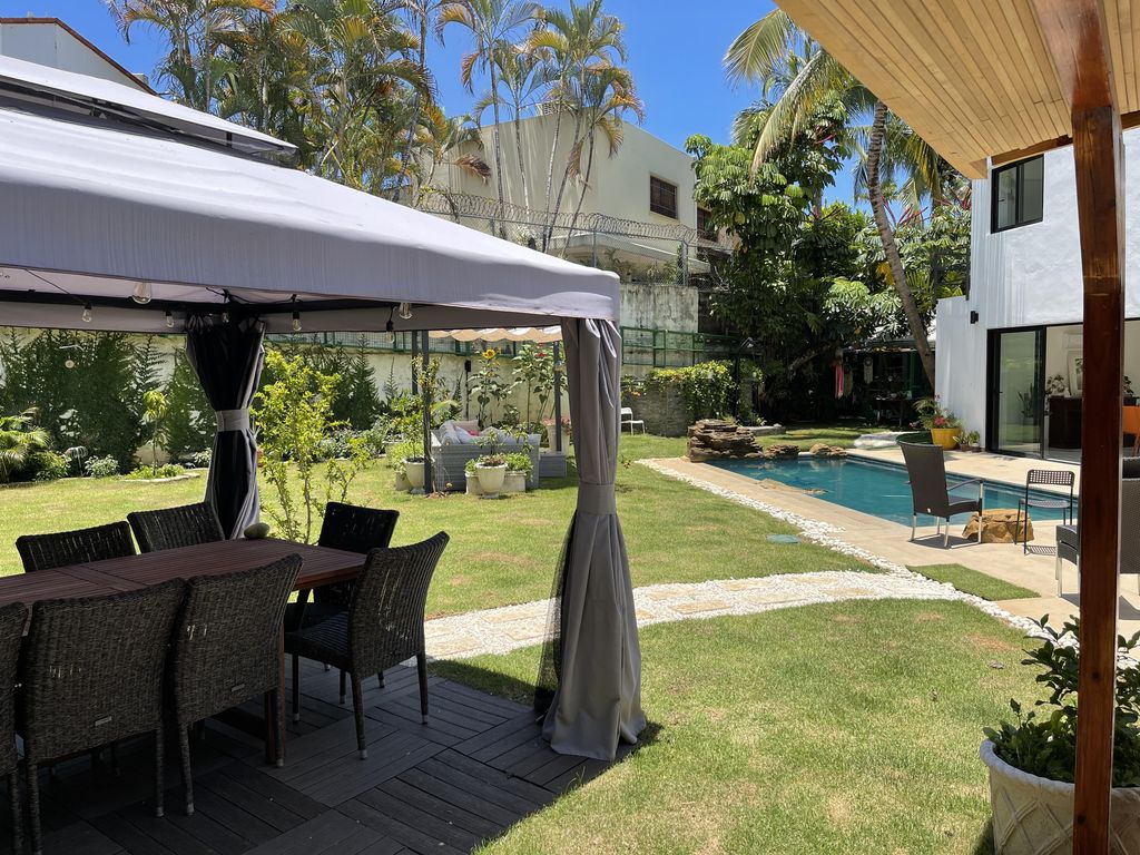 casas - Casa en venta en Las Praderas 6