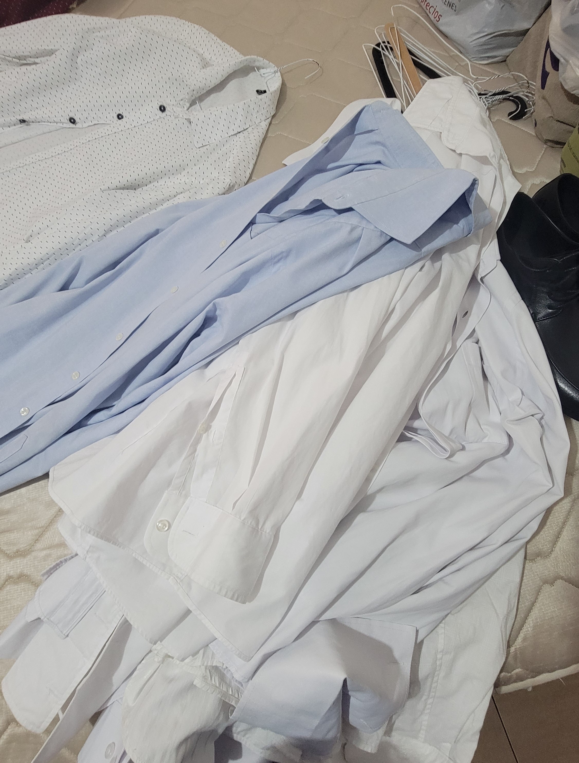 zapatos para hombre - **Vendo camisas prácticamente nuevas, size M, L 1