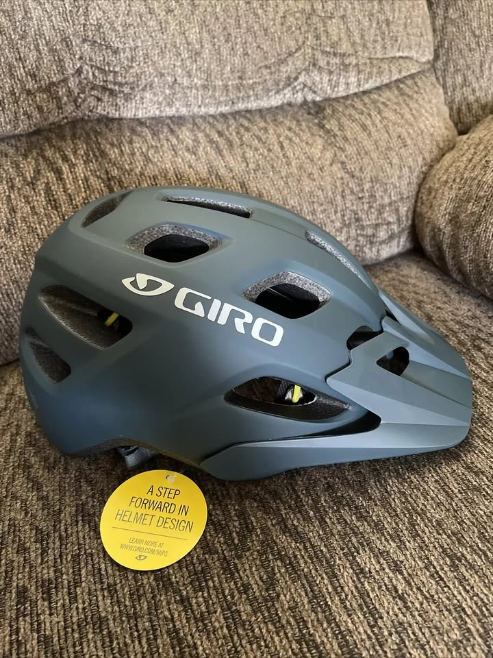 bicicletas y accesorios -  Cascos de ciclismo Giro MIPS ORIGINALES 1