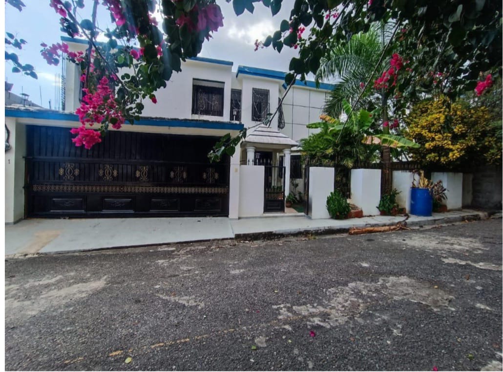 apartamentos - Vendo casa Alameda dos niveles 5 hab con baño dos  9