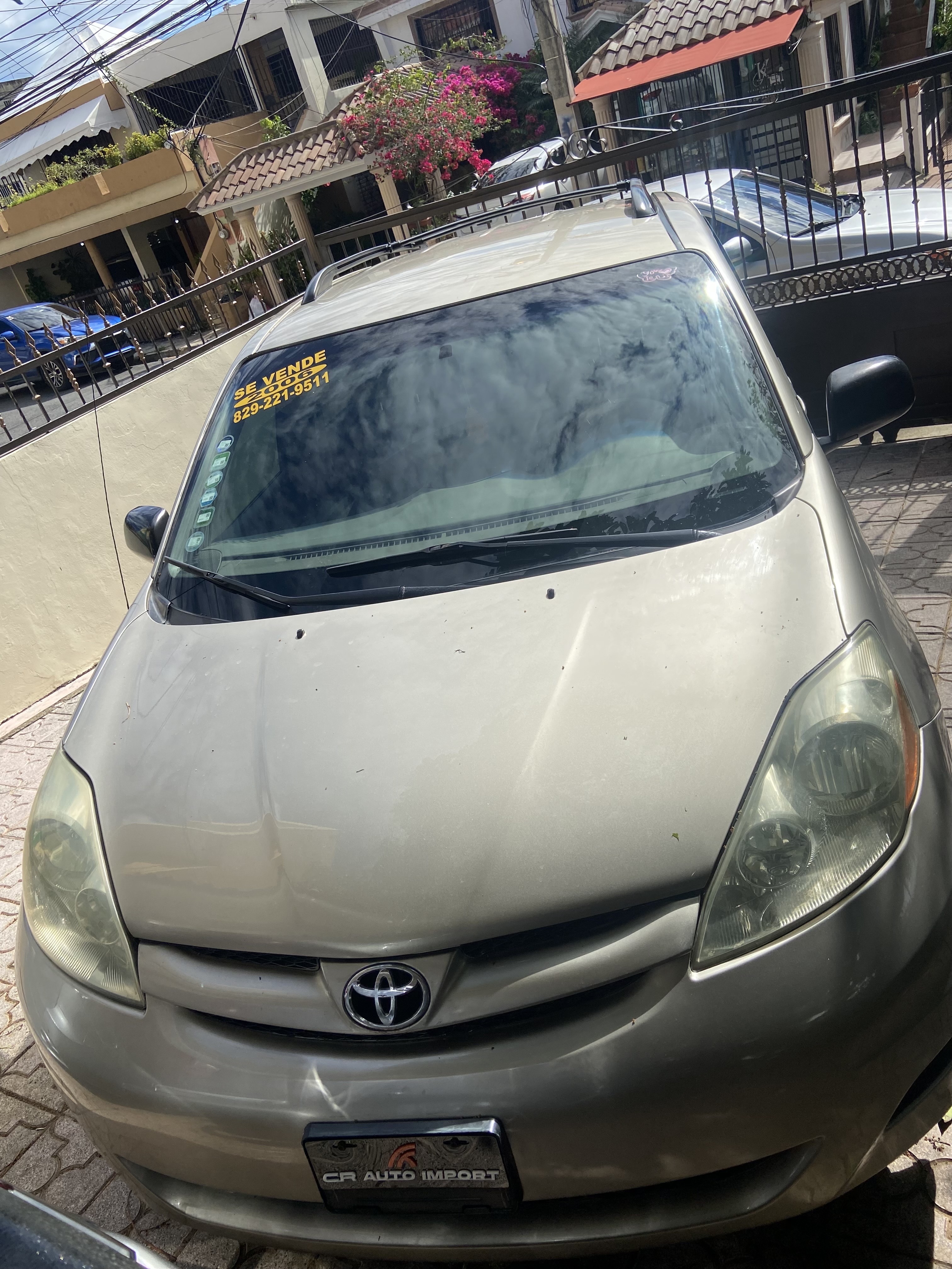 jeepetas y camionetas - toyota Sienna 06