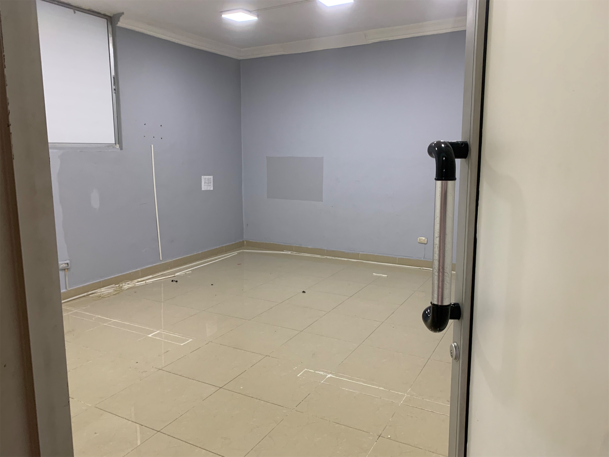oficinas y locales comerciales - Local céntrico en Naco 3