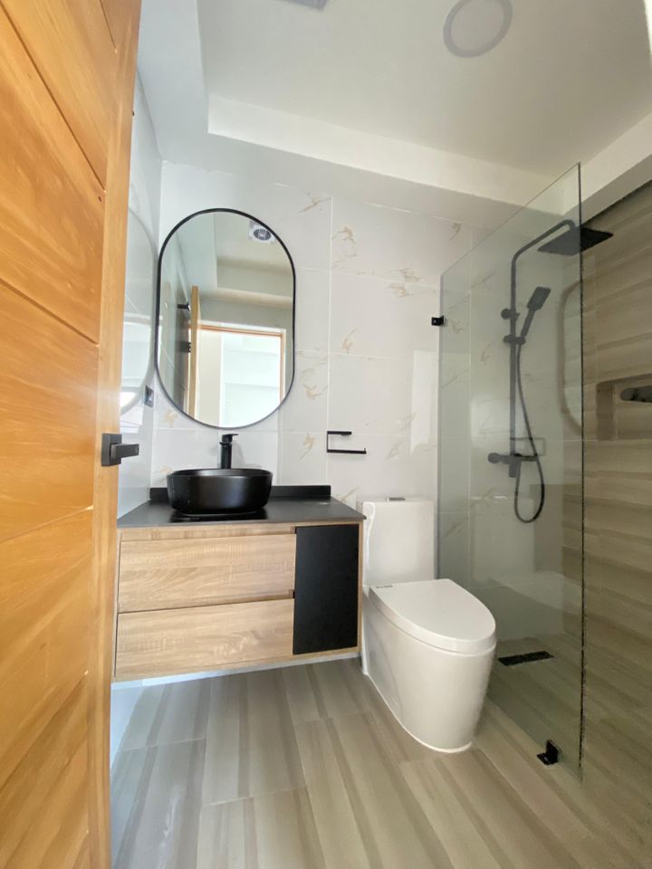 apartamentos - Apartamento 2do nivel con terraza en venta  4