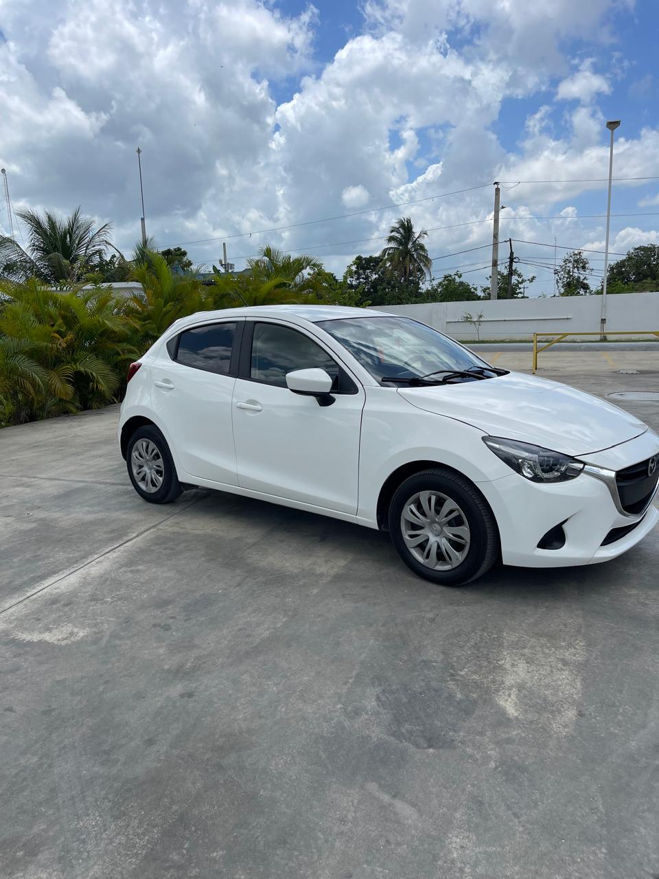 carros - Mazda Demio 2