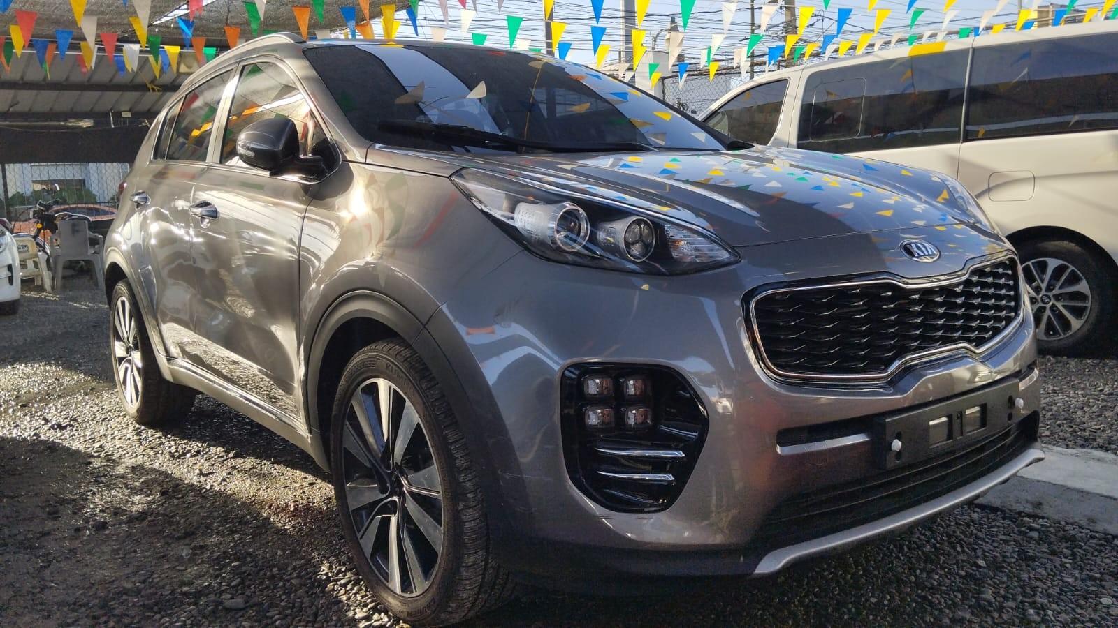jeepetas y camionetas - KIA SPORTAGE 2018 GRISDESDE RD$1,150,100 Mil