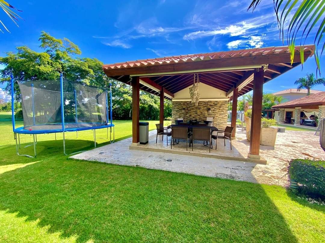 casas vacacionales y villas - SE VENDE  Lujosa Villa Familiar con una Villa de Huésped 3