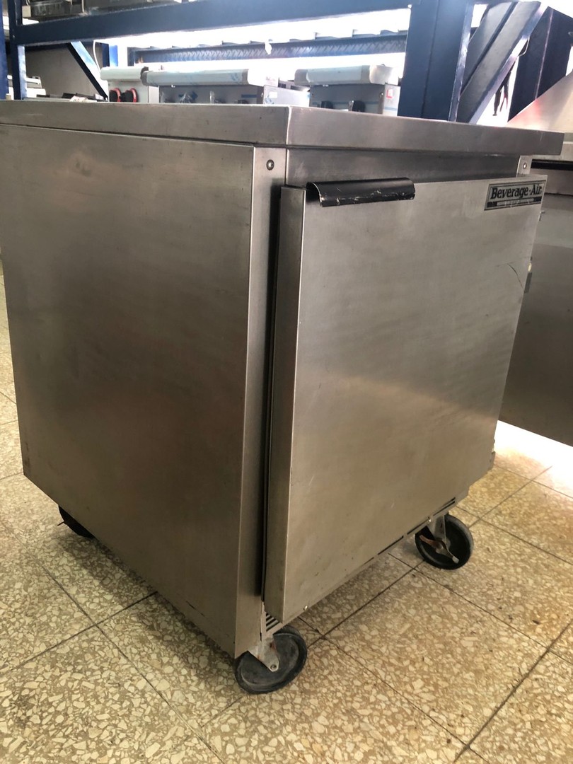 construccion e industrial - Refrigerador de encimera 27", Beveage Air 3