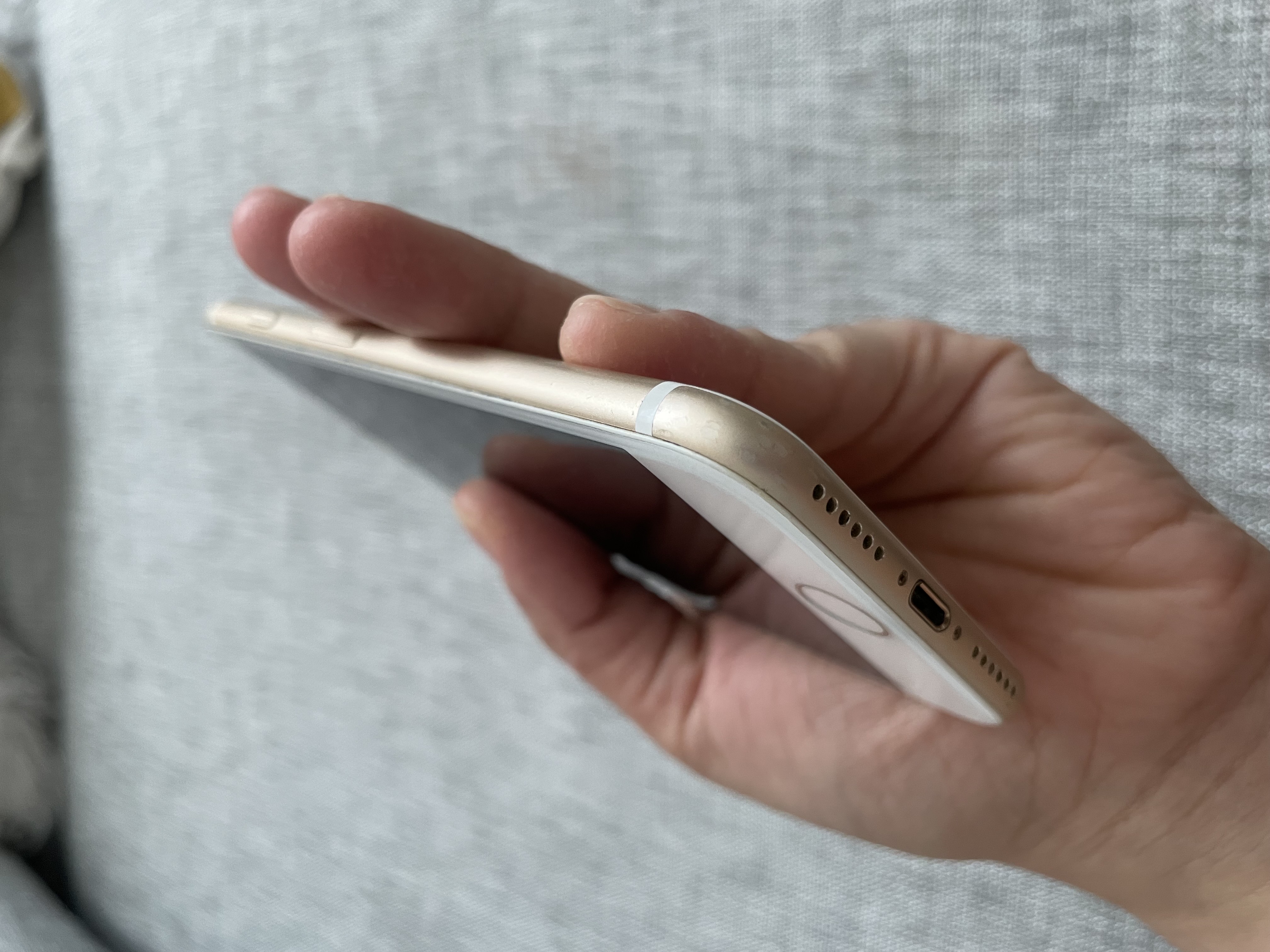 celulares y tabletas - iPhone 7 Dorado – Buen estado – RD$5000 negociable 2