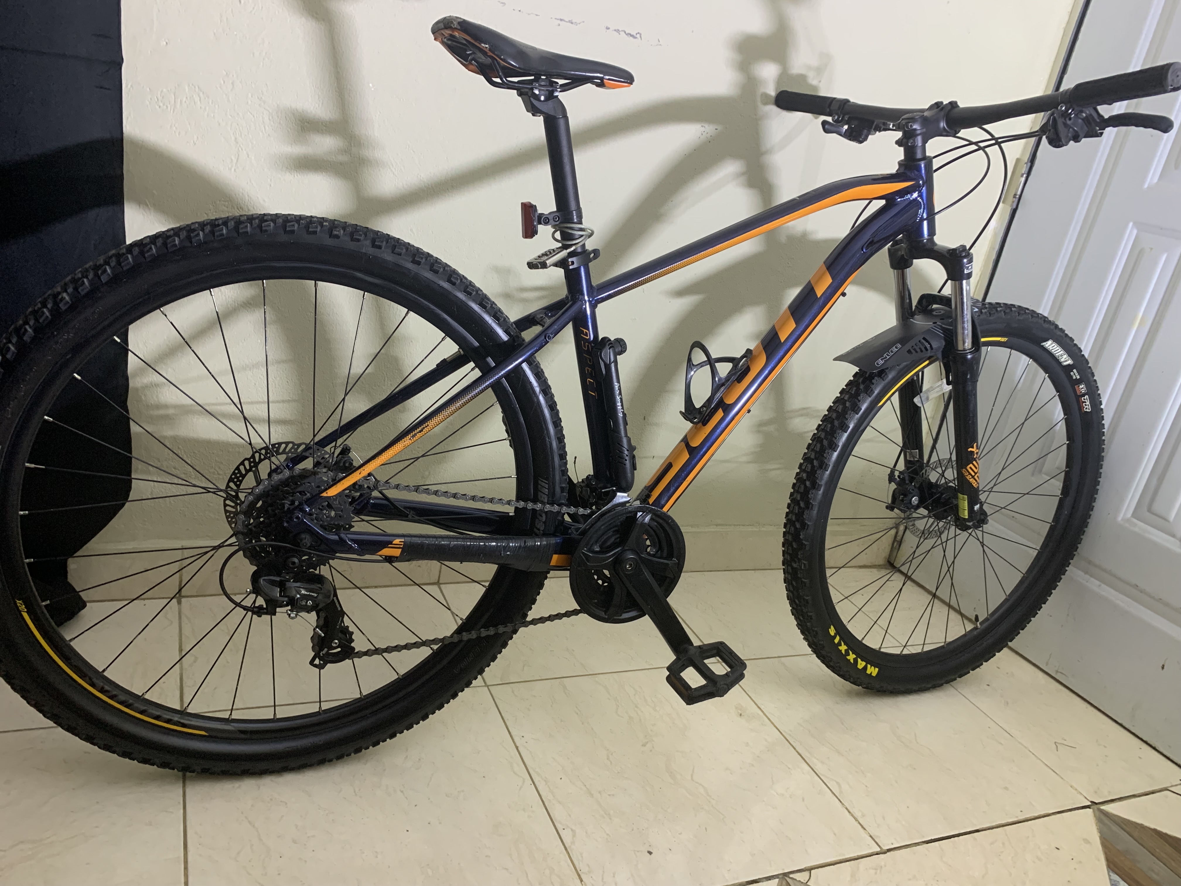 bicicletas y accesorios - Vendo Bicicleta Scott 970 aspect 